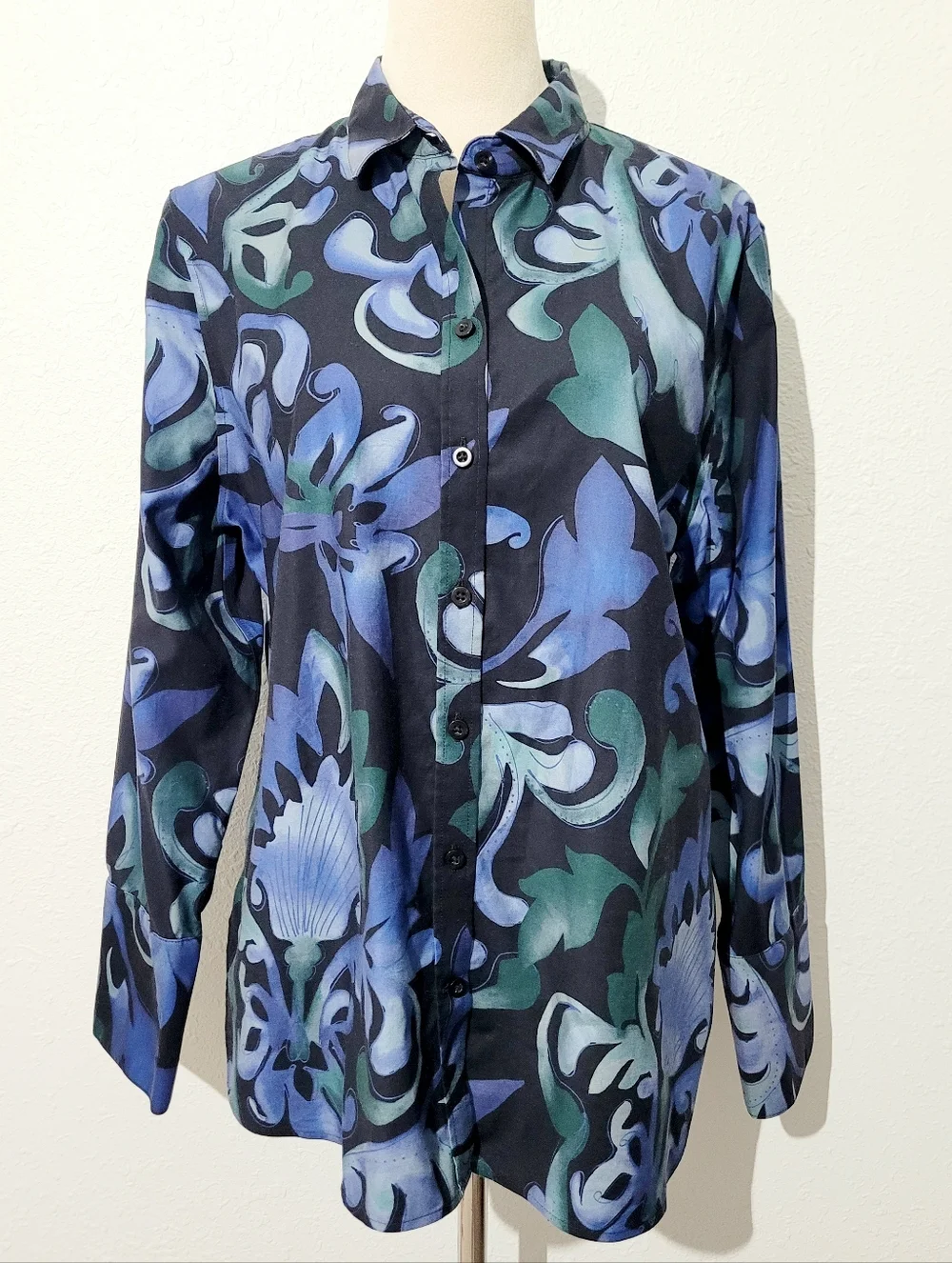 Chico’s Woman Size 12 Blue Floral Button Front Blouse Cotton Blend Stretch - Picture 2 of 12